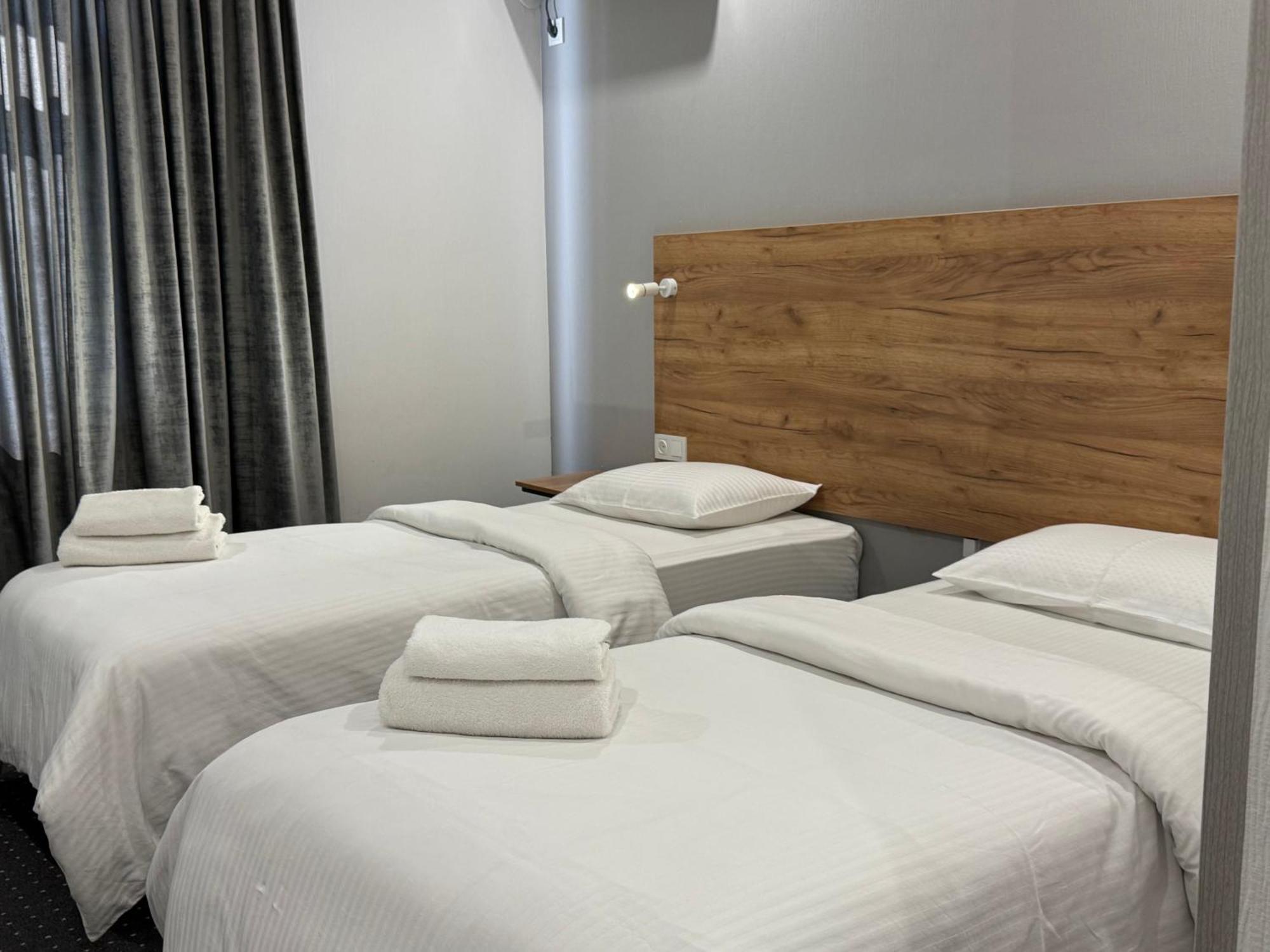 Hotel Afsona Qarshi Exterior foto